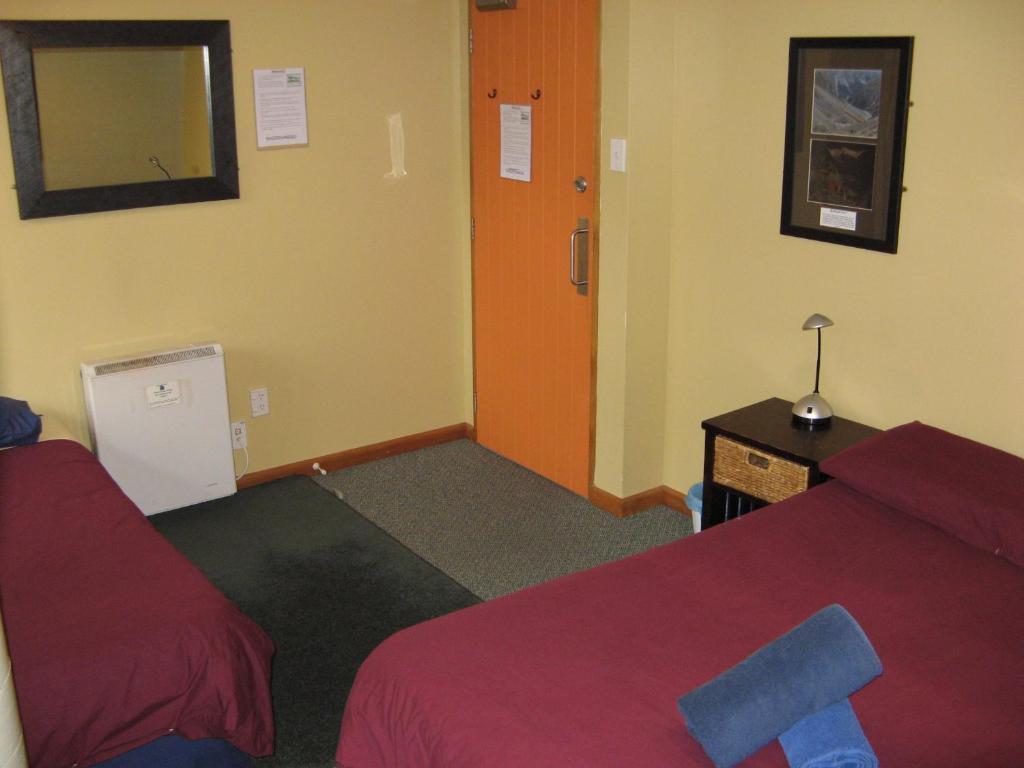 Mountain House Hostel Arthur's Pass Room photo